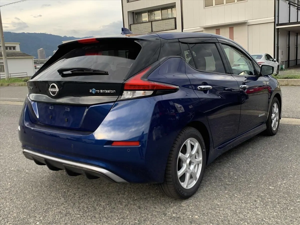 2022 Nissan Leaf X (40kWh), photo 2