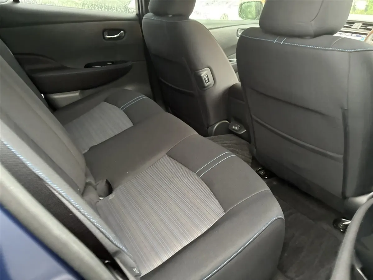 2022 Nissan Leaf X (40kWh), photo 8