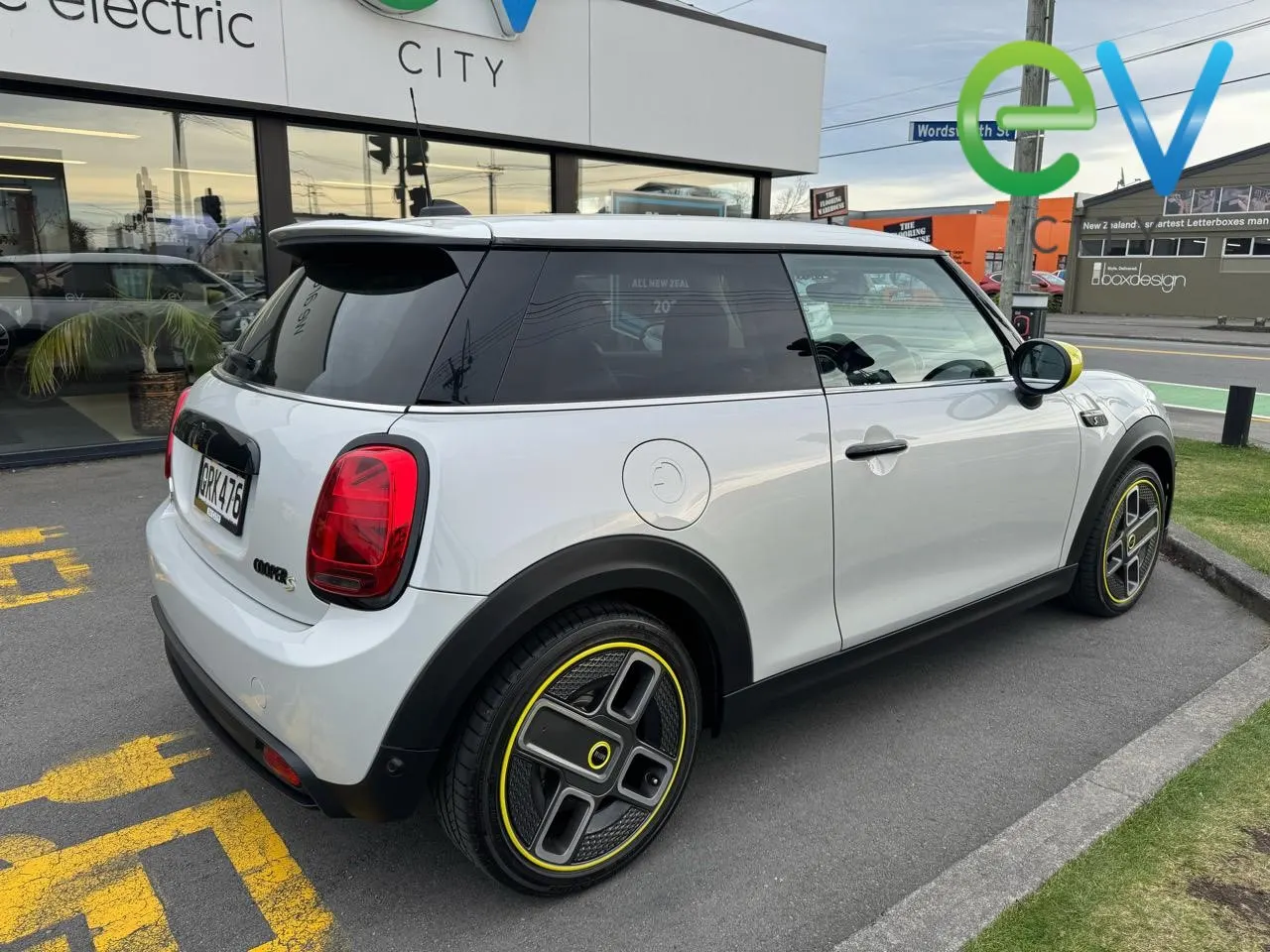 2021 Mini Hatch COOPER SE 29KWH/EV — photo 2