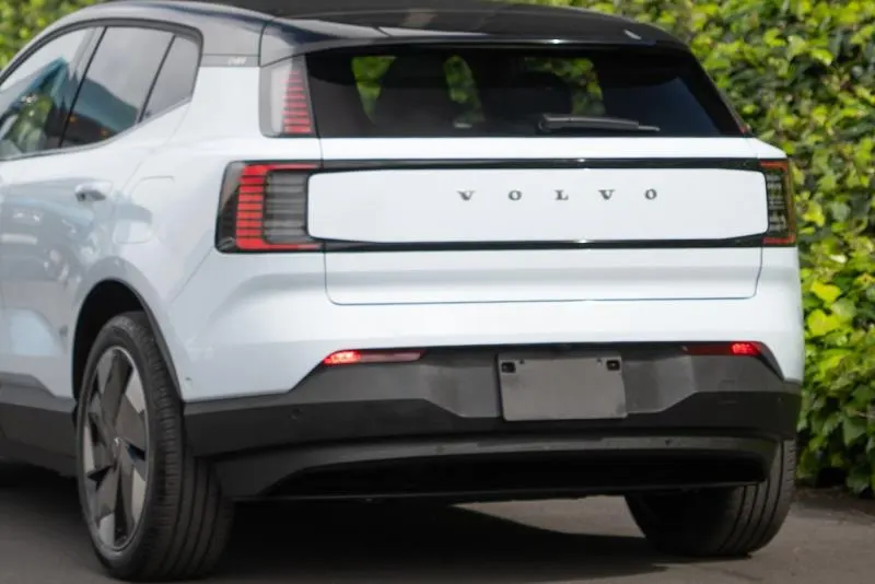 2024 Volvo EX30 Ultra Extended Range (69kWh) — photo 6
