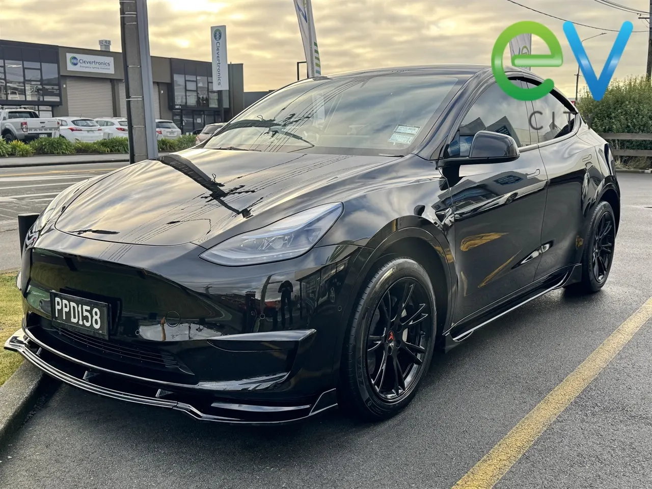 2022 Tesla Model Y Rear Wheel Drive — photo 8