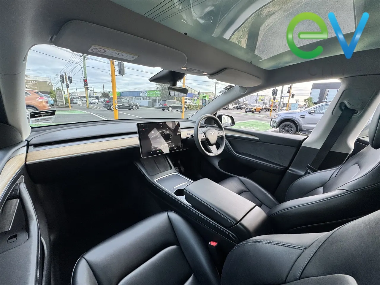 2022 Tesla Model Y Rear Wheel Drive — photo 11