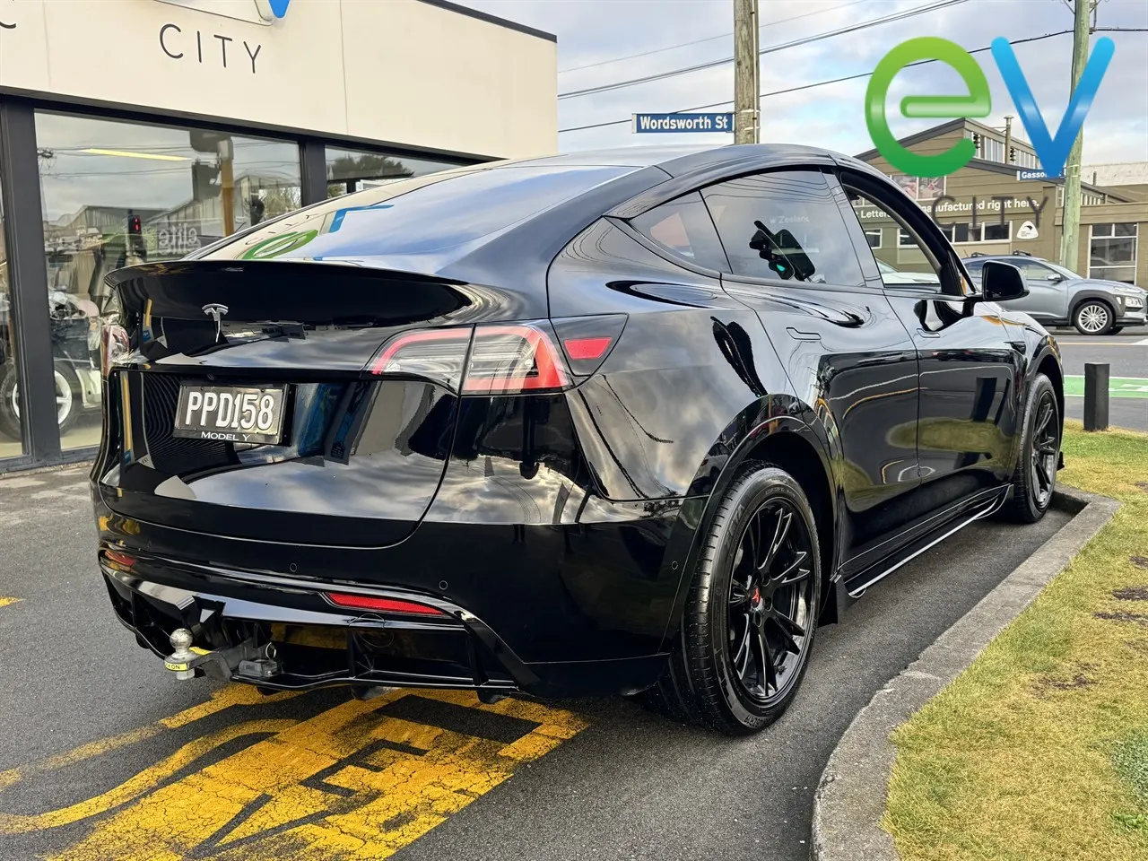 2022 Tesla Model Y Rear Wheel Drive — photo 3