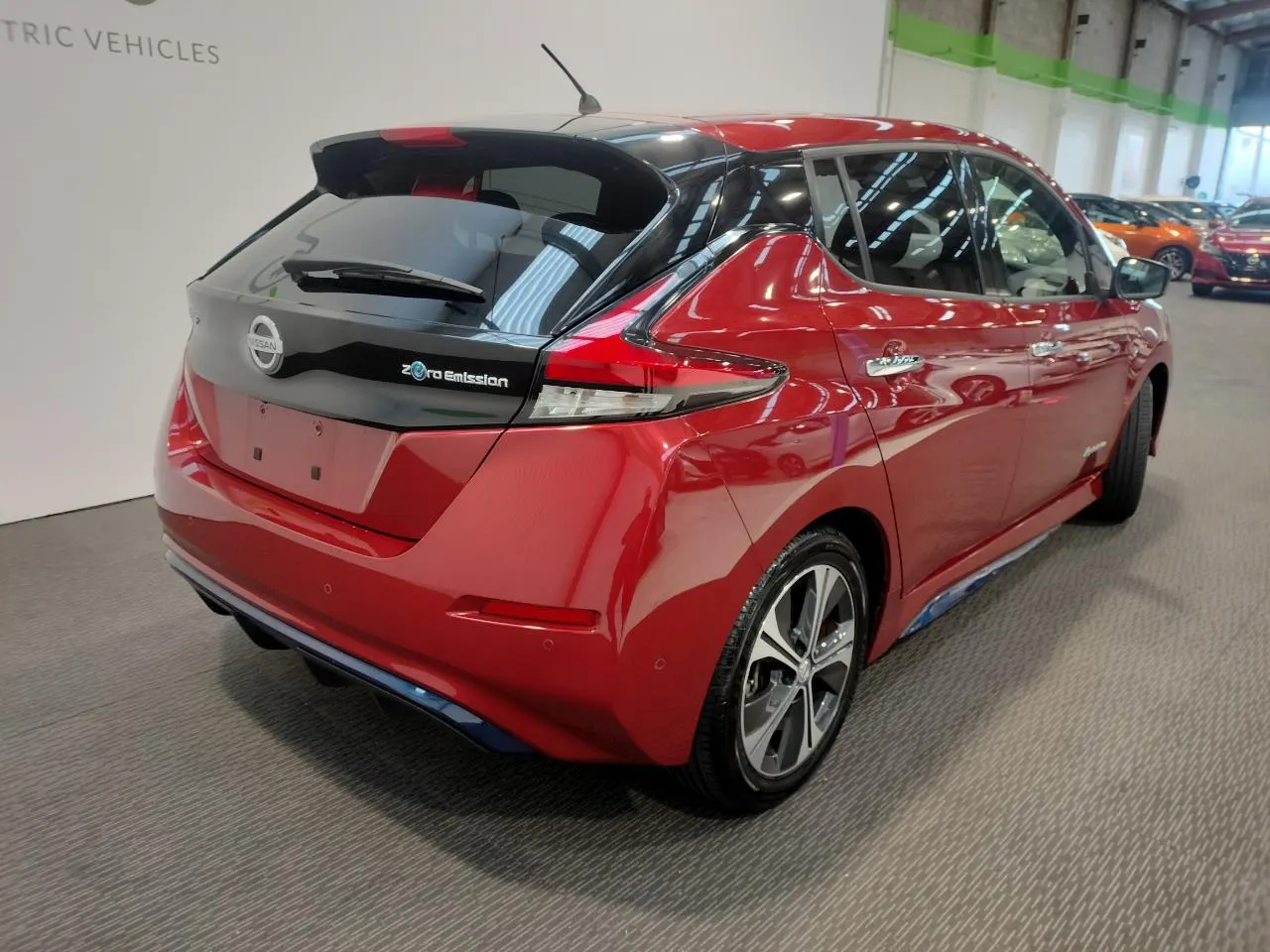 2017 Nissan Leaf G (40kWh) — photo 3