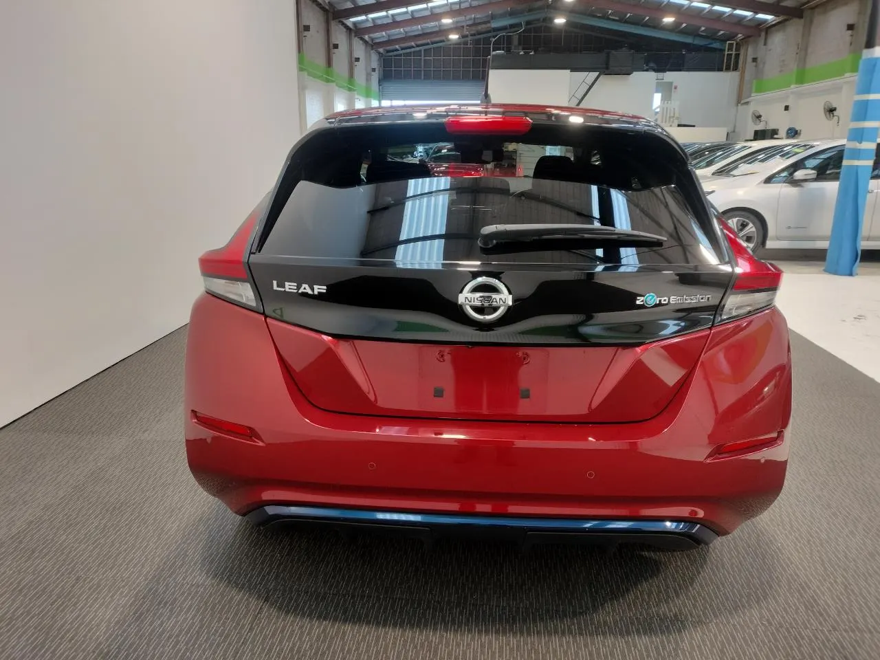 2017 Nissan Leaf G (40kWh) — photo 5