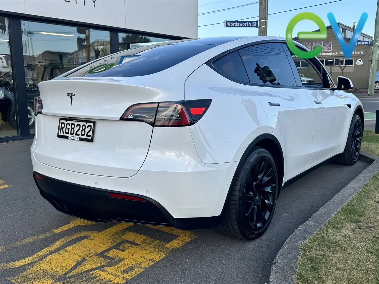 2023 Tesla Model Y Rear Wheel Drive, photo 3