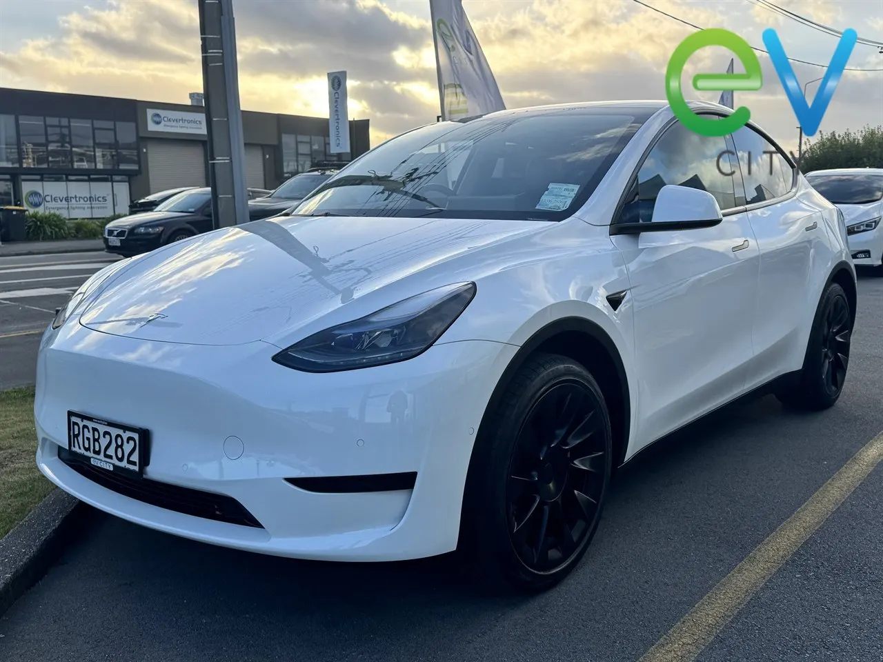 2023 Tesla Model Y Rear Wheel Drive, photo 7