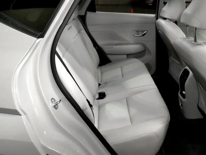 2023 Hyundai Kona Lounge (64kWh) — photo 11
