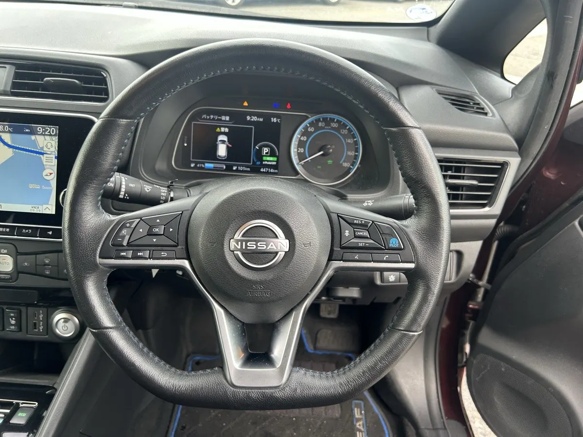 2022 Nissan Leaf X V Selection (40kWh) — photo 7