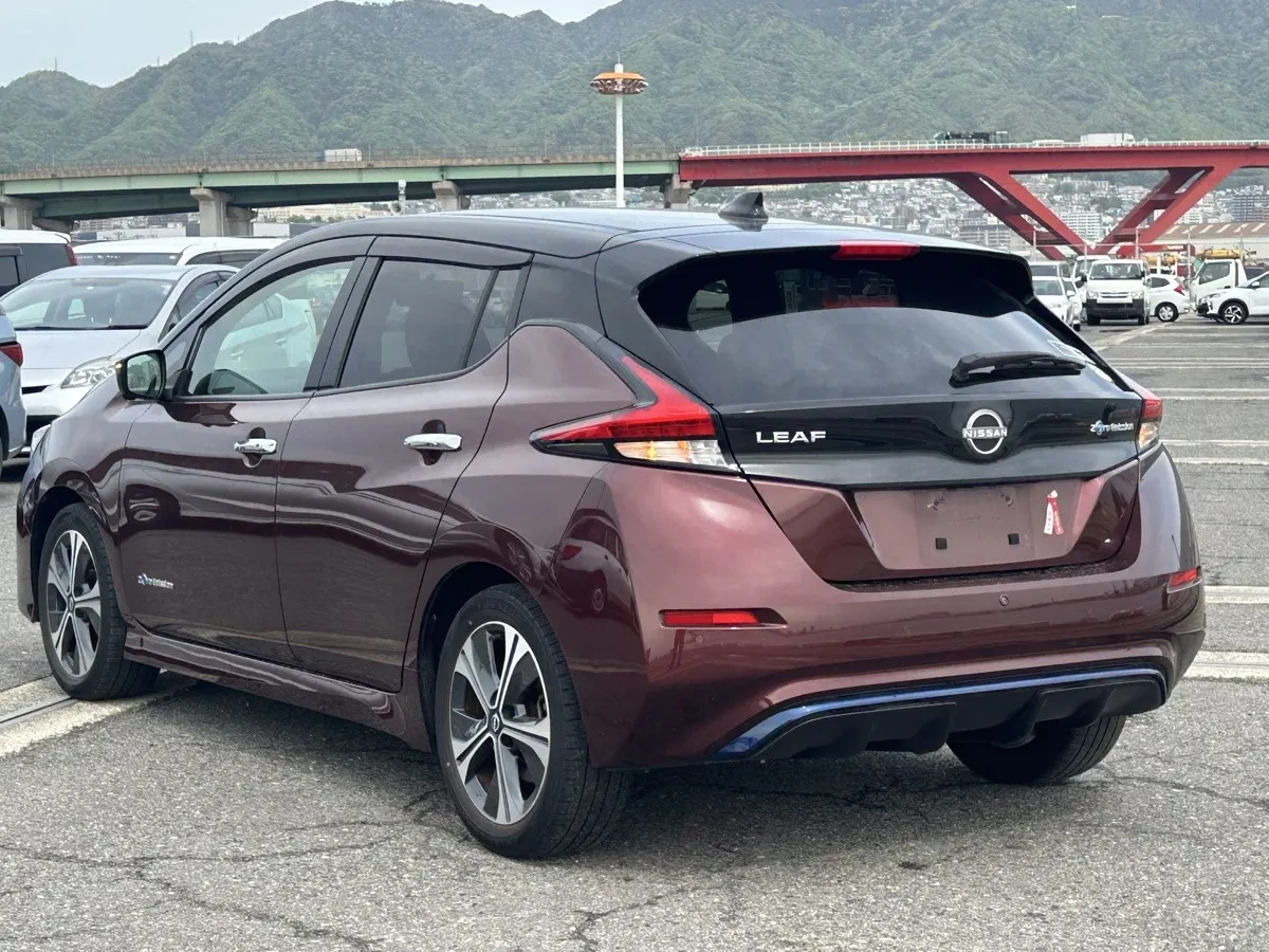 2022 Nissan Leaf X V Selection (40kWh) — photo 4