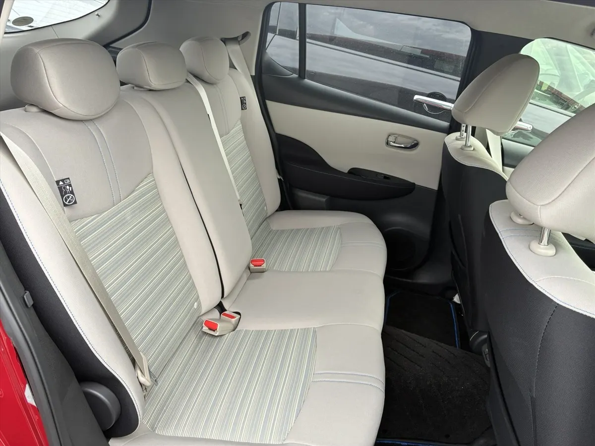 2021 Nissan Leaf X V Selection (40kWh) — photo 11