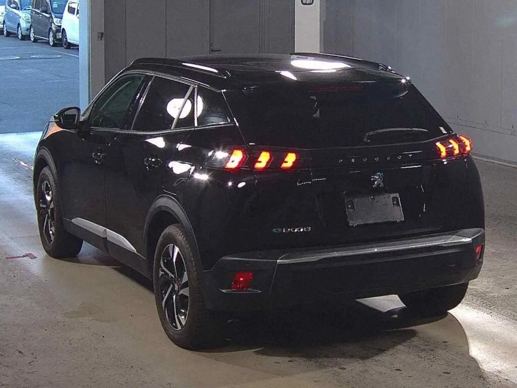 2021 Peugeot e-2008 Allure — photo 4