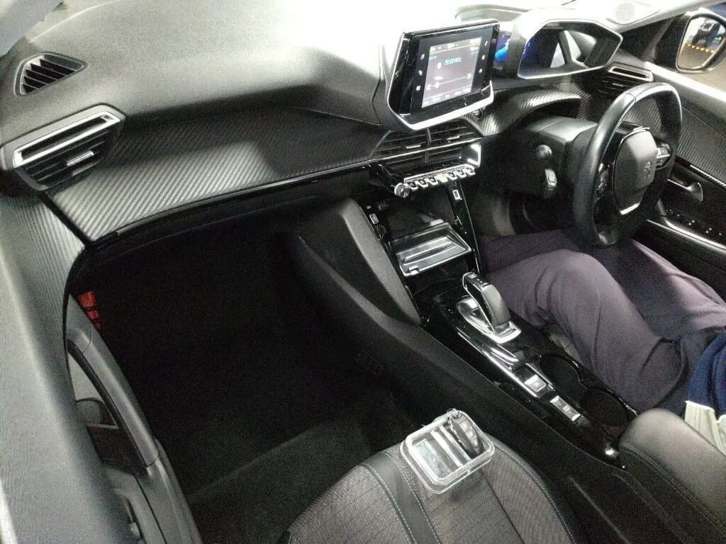 2021 Peugeot e-2008 Allure — photo 8