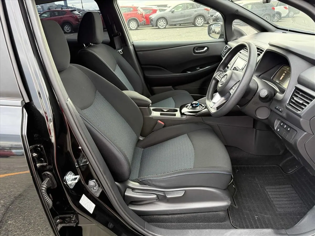 2022 Nissan Leaf S (40kWh) — photo 6
