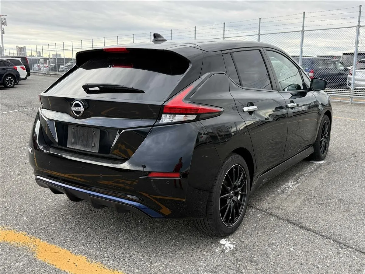2022 Nissan Leaf S (40kWh) — photo 2