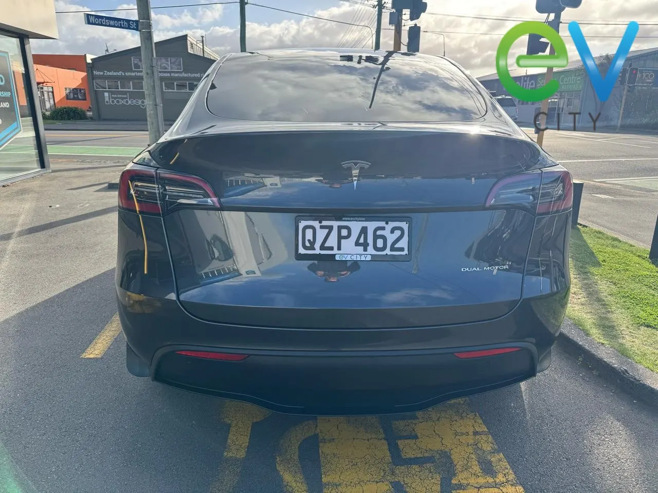 2024 Tesla Model Y AWD LONG RANGE 79KWH — photo 4
