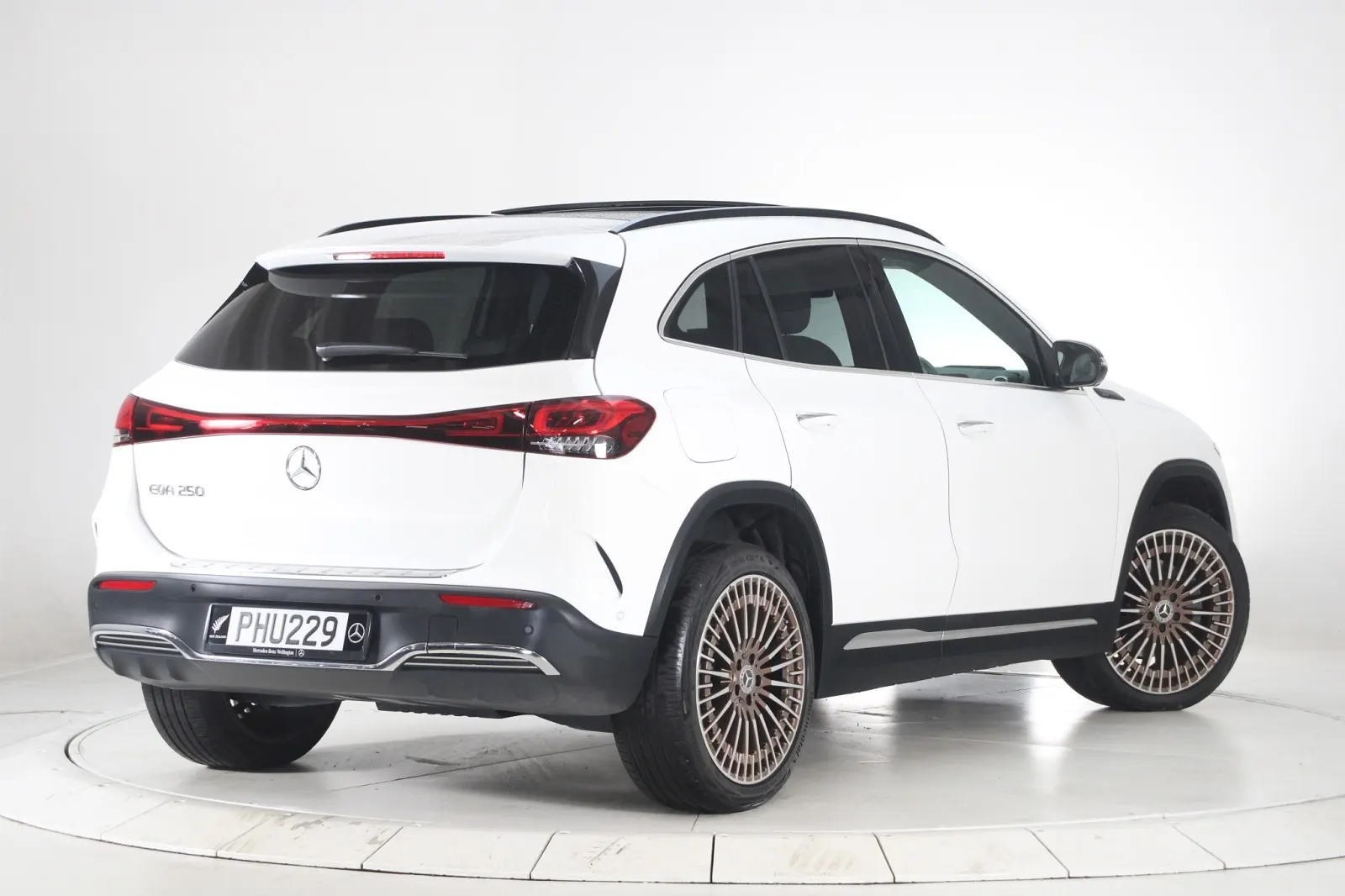 2022 Mercedes-Benz EQA 250 EDITION 1, photo 2