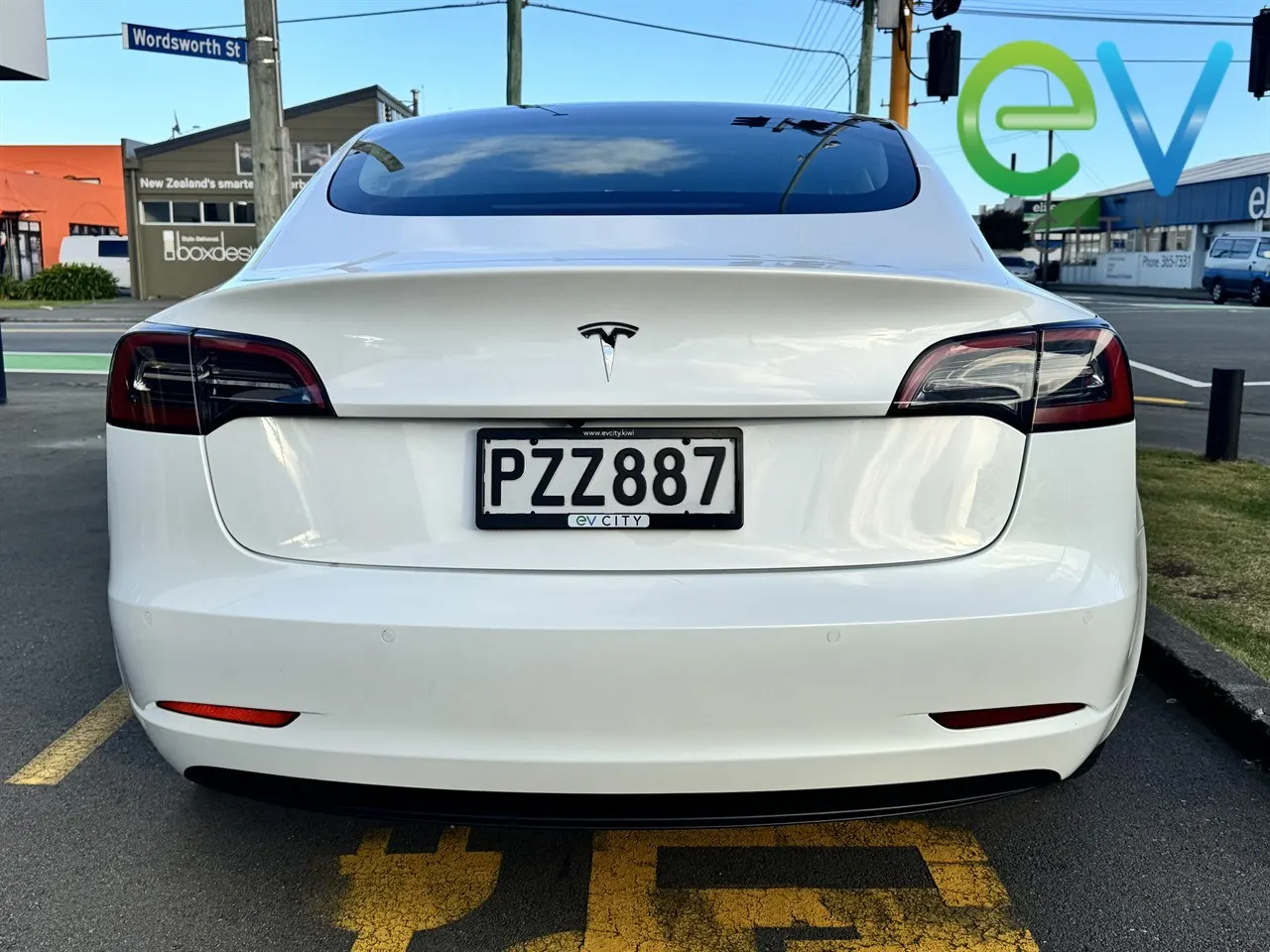 2023 Tesla Model 3 Standard Range Plus, photo 4