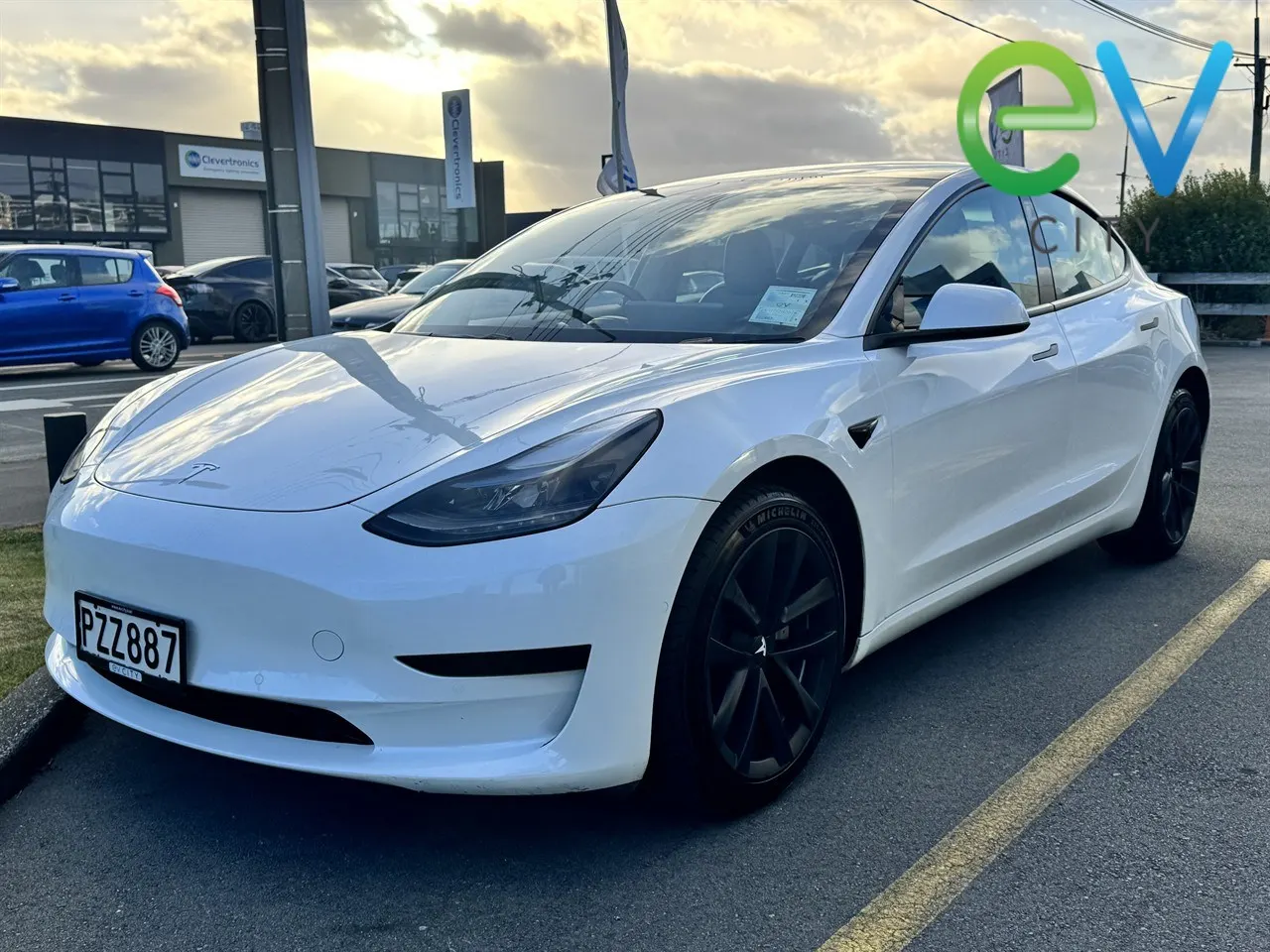 2023 Tesla Model 3 Standard Range Plus, photo 7