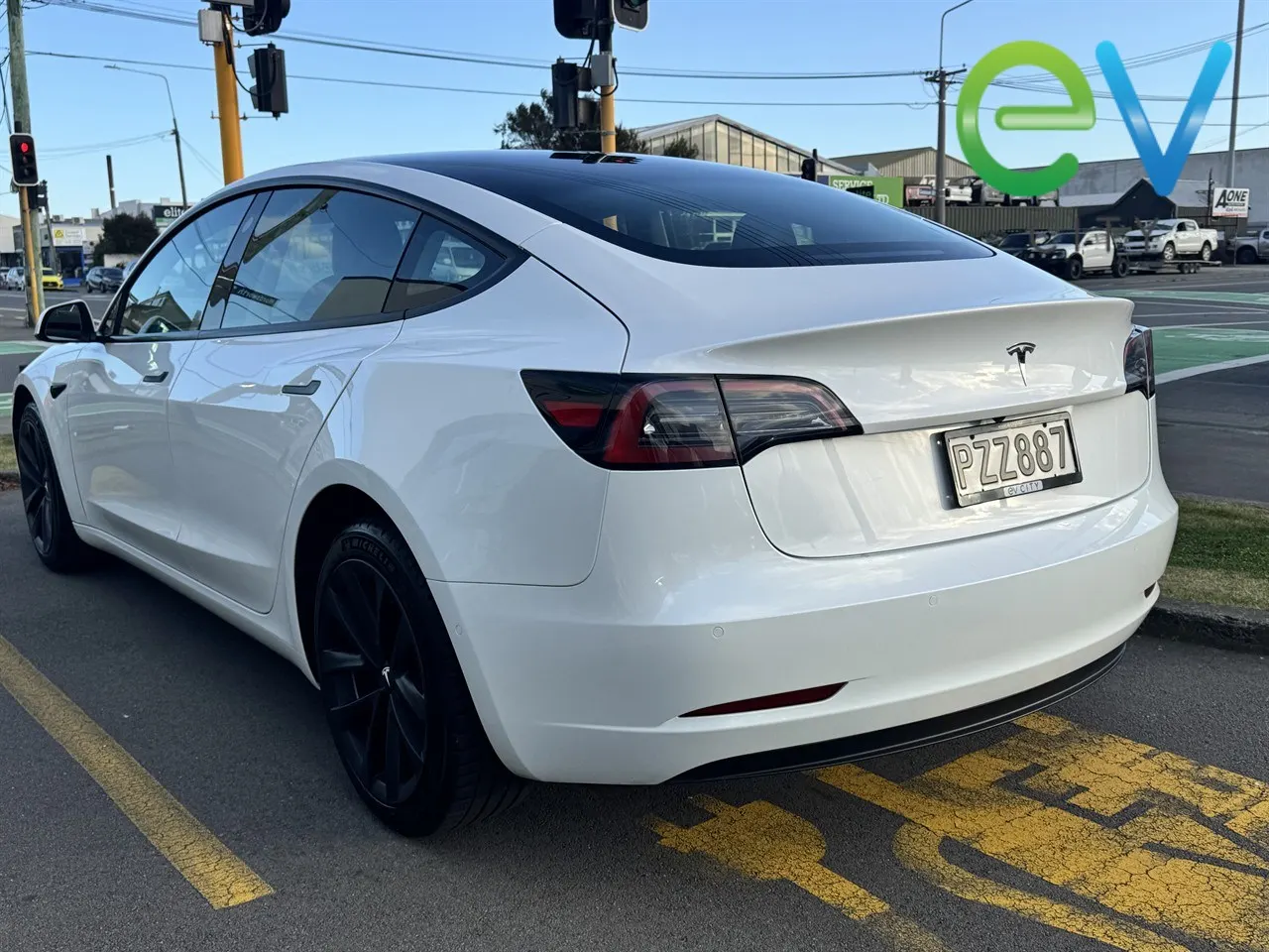 2023 Tesla Model 3 Standard Range Plus, photo 5