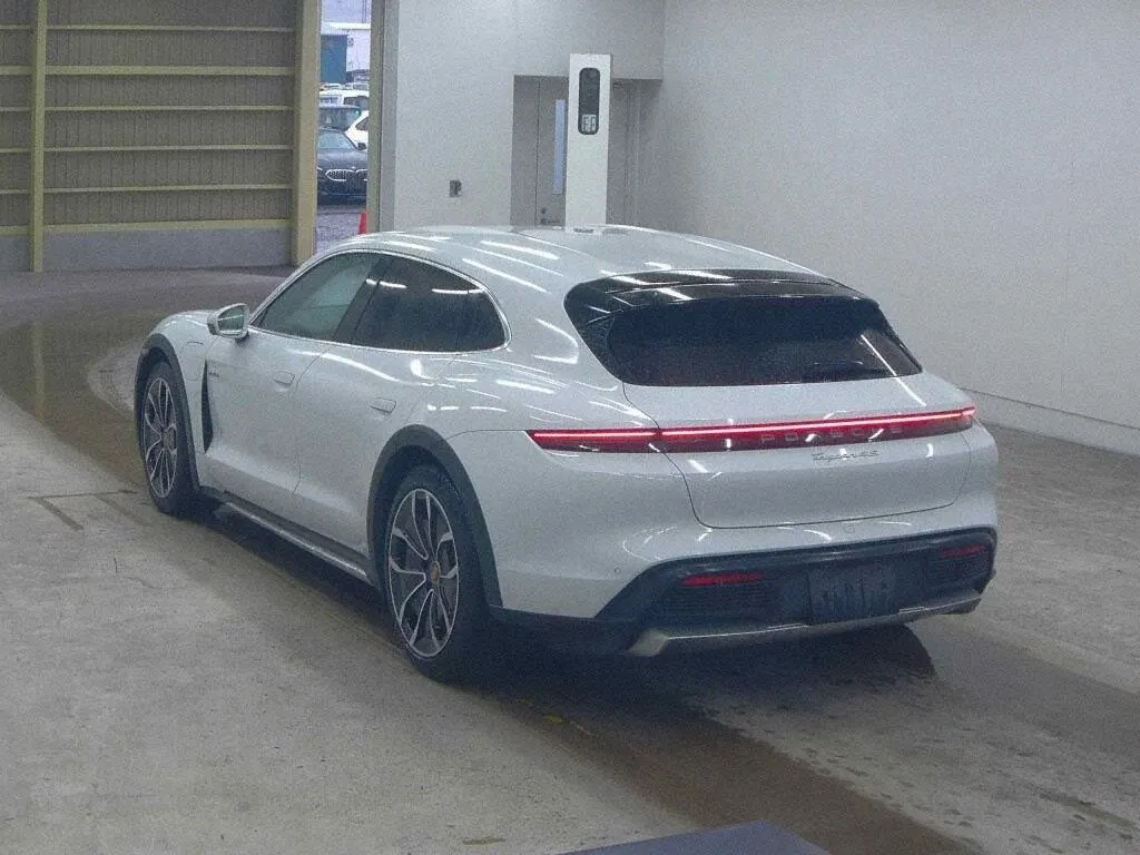 2023 Porsche Taycan 4S Sport Turismo Wagon (93kWh) — photo 2