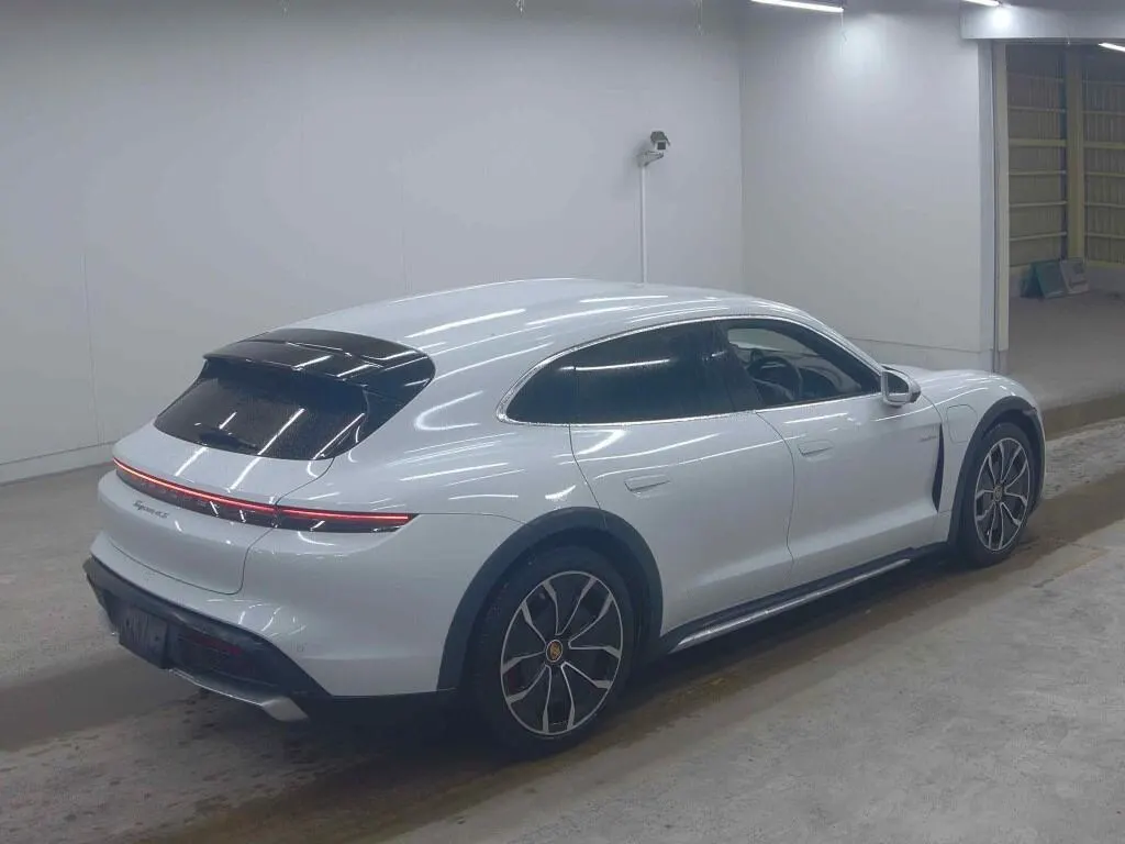2023 Porsche Taycan 4S Sport Turismo Wagon (93kWh) — photo 4