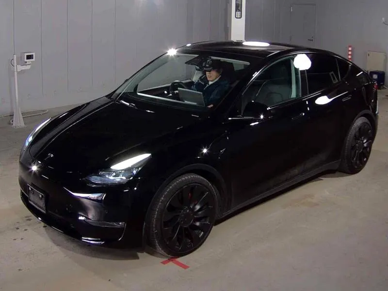 2023 Tesla Model Y Performance AWD (79kWh) — photo 3
