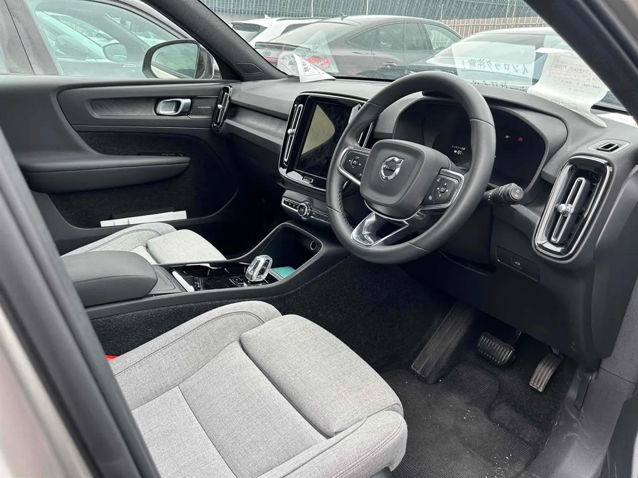 2022 Volvo XC40 Recharge Ultimate Twin Motor (4WD) — photo 3