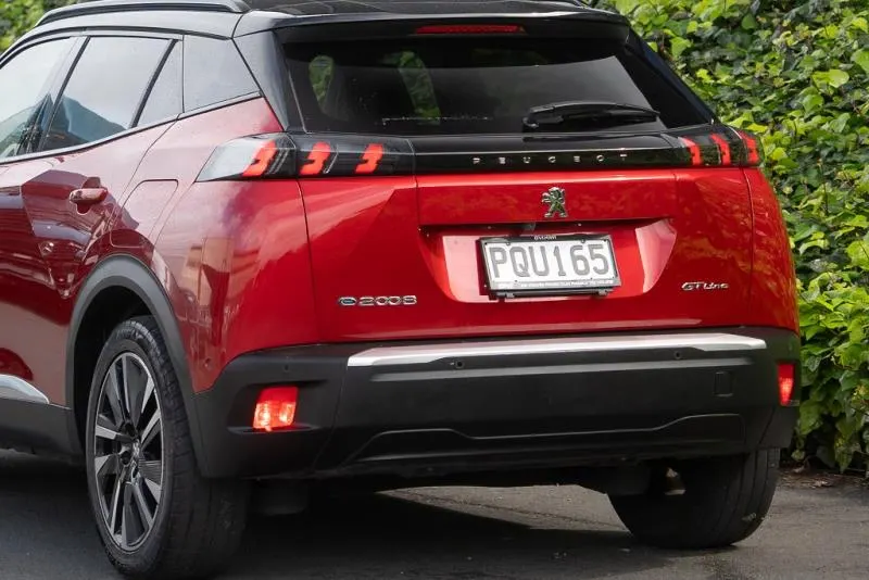 2020 Peugeot e-2008 GT Line (50kWh) — photo 4