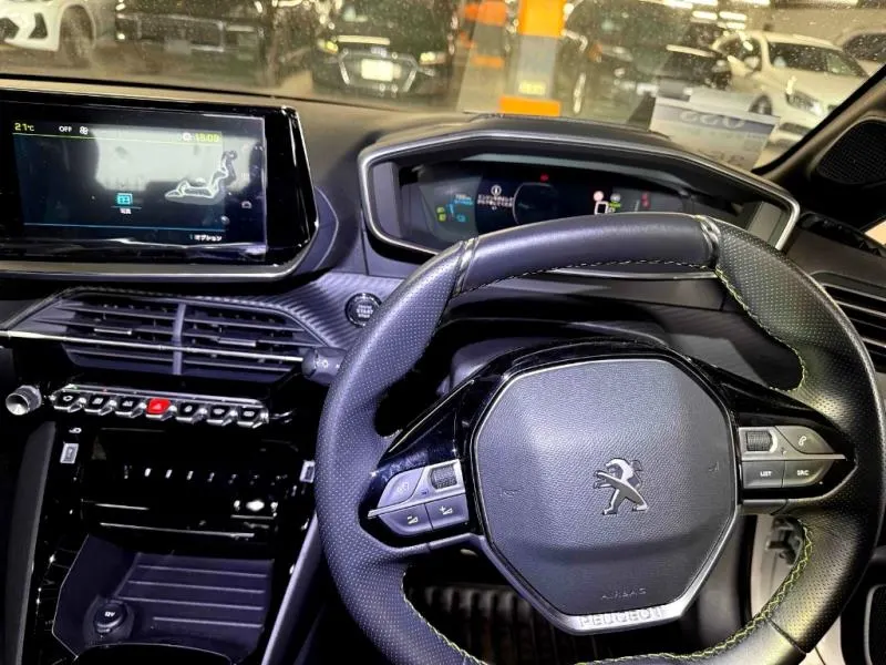 2023 Peugeot e-208 GT (50kWh) — photo 8