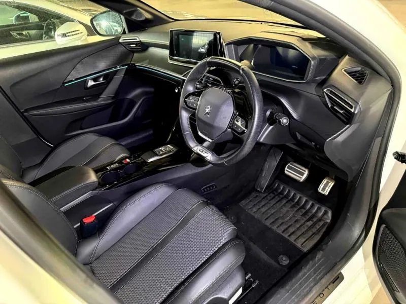 2023 Peugeot e-208 GT (50kWh) — photo 7