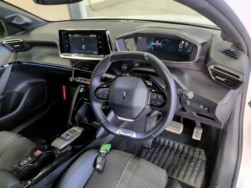 2023 Peugeot e-208 GT (50kWh) — photo 5