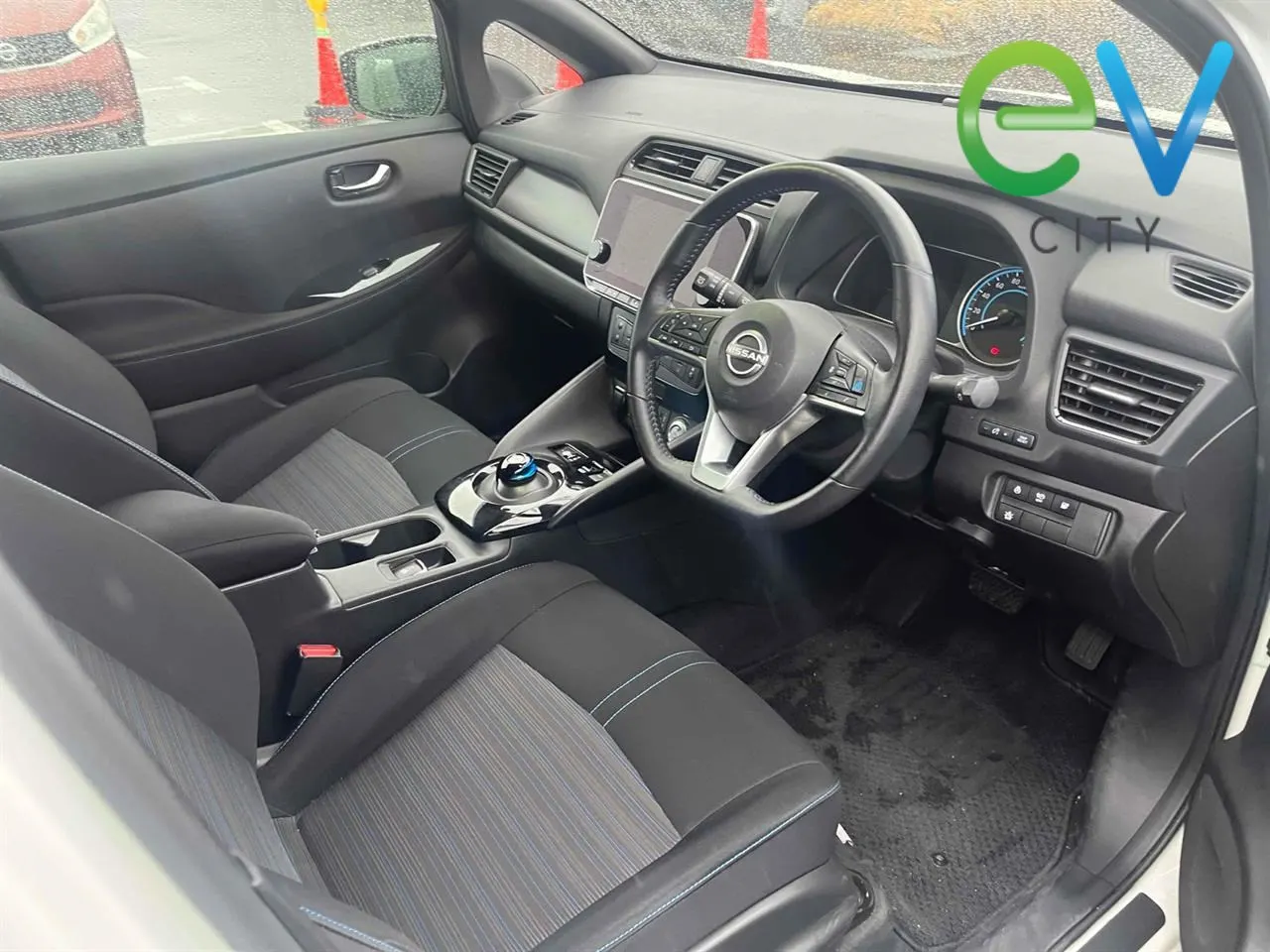 2022 Nissan Leaf X (40kWh) — photo 7