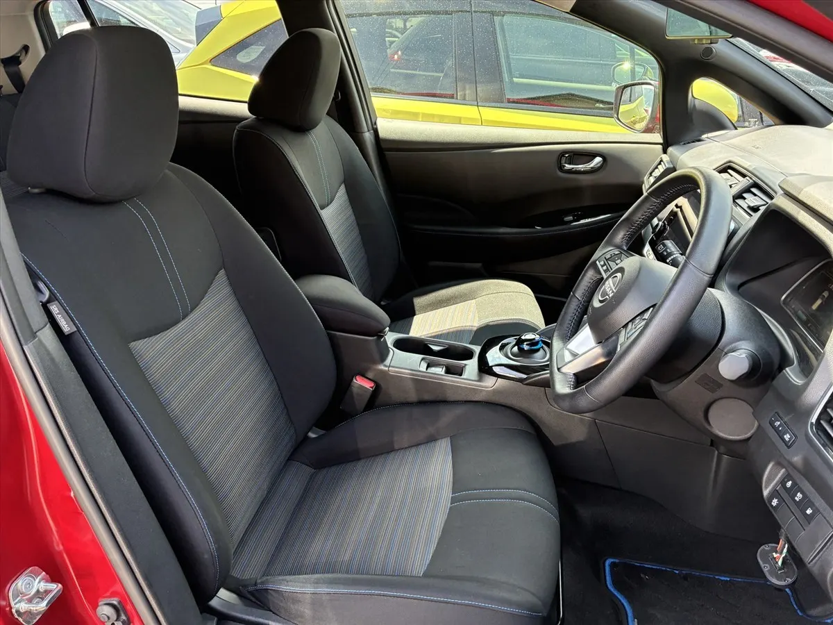 2022 Nissan Leaf X V Selection (40kWh) — photo 6