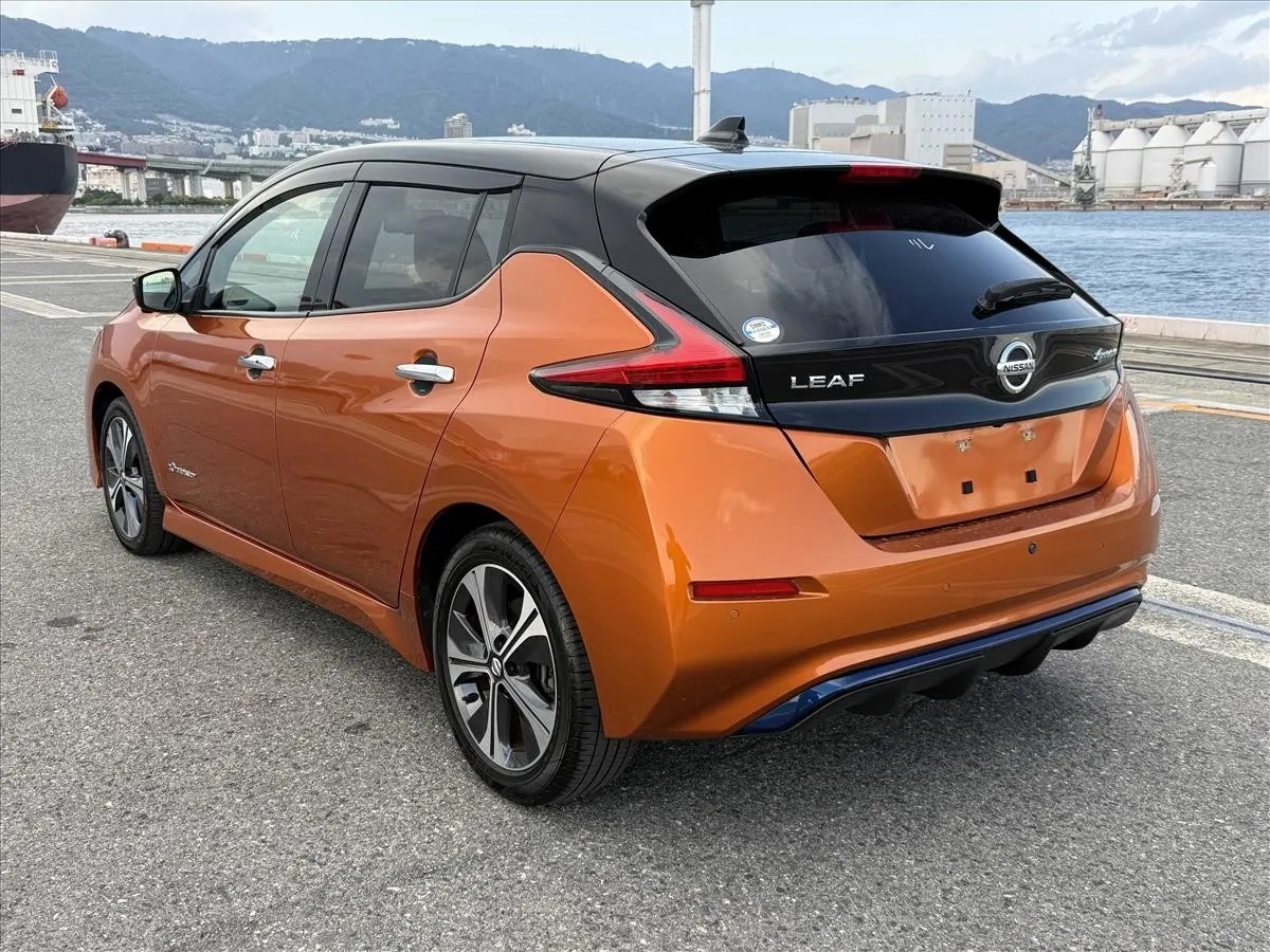 2021 Nissan Leaf X V Selection (40kWh) — photo 4
