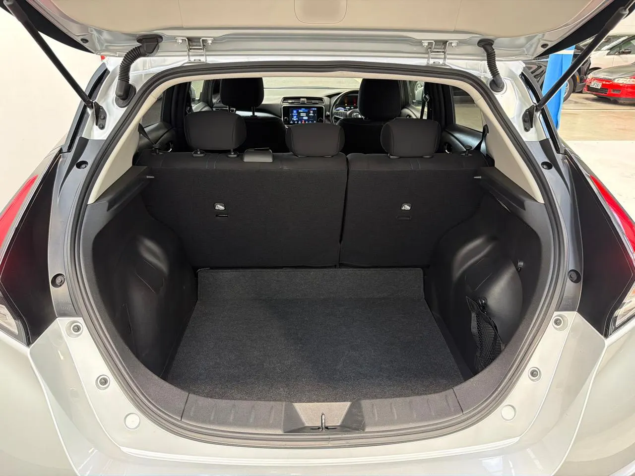 2020 Nissan Leaf G (40kWh) — photo 10