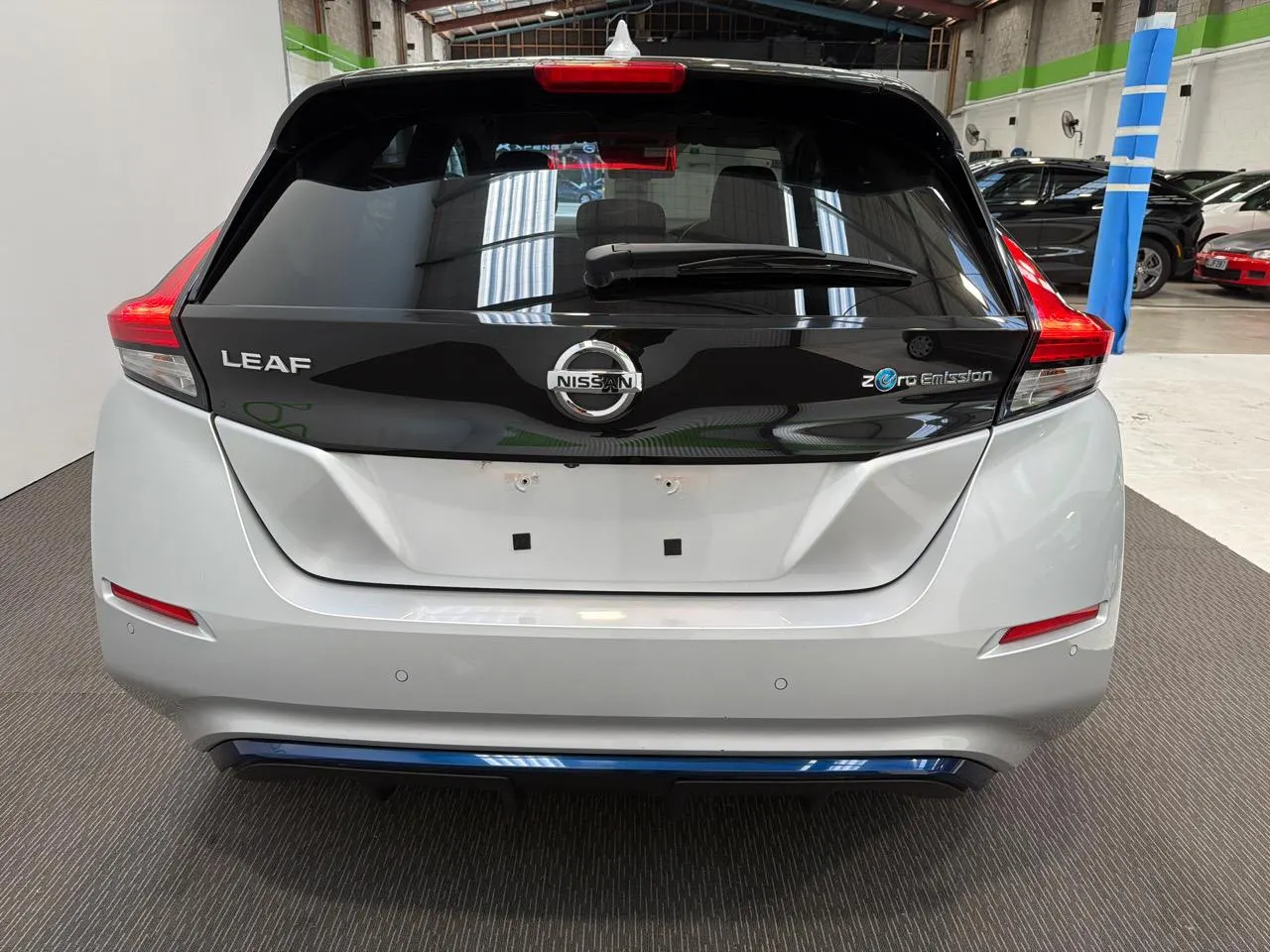 2020 Nissan Leaf G (40kWh) — photo 6