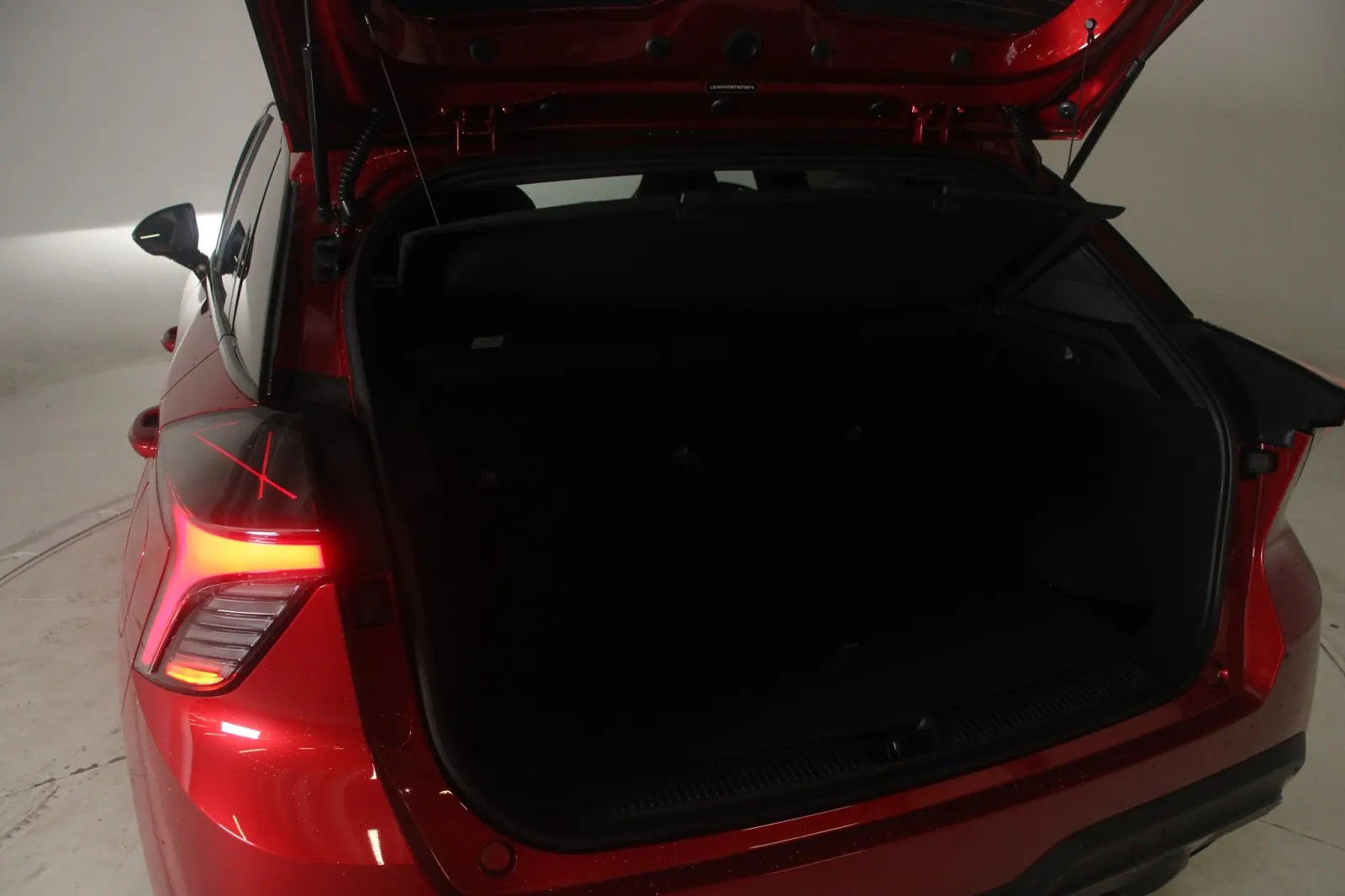 2026 MG MG4 MCE XPOWER, photo 6