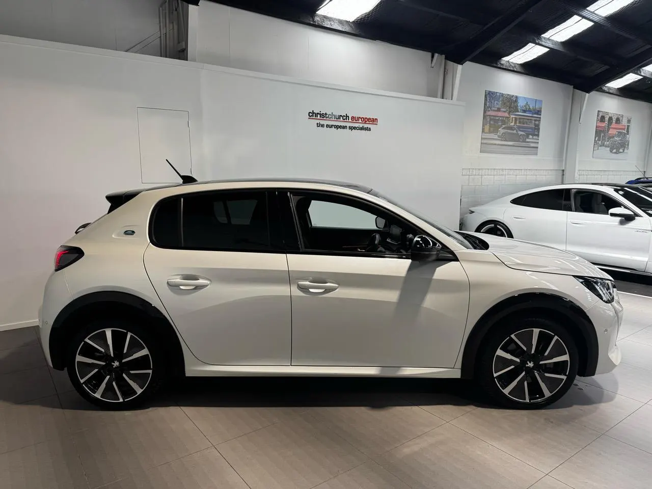 2022 Peugeot e-208 GT Full Electric — photo 4