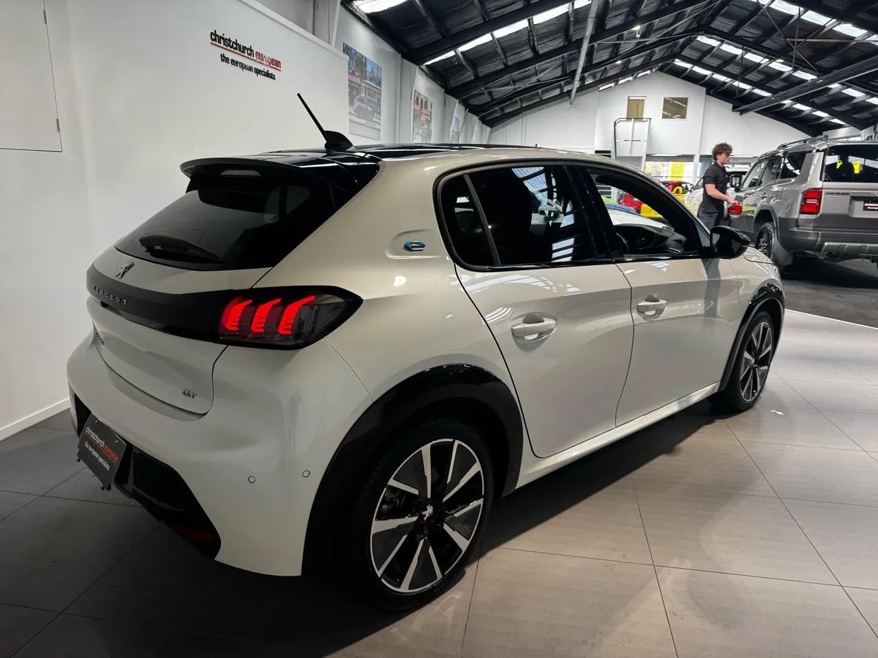 2022 Peugeot e-208 GT Full Electric — photo 6