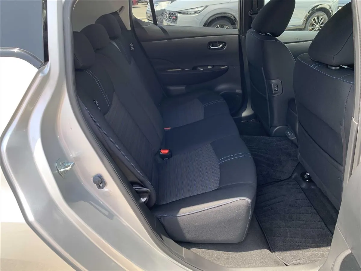 2022 Nissan Leaf G (40kWh) — photo 9