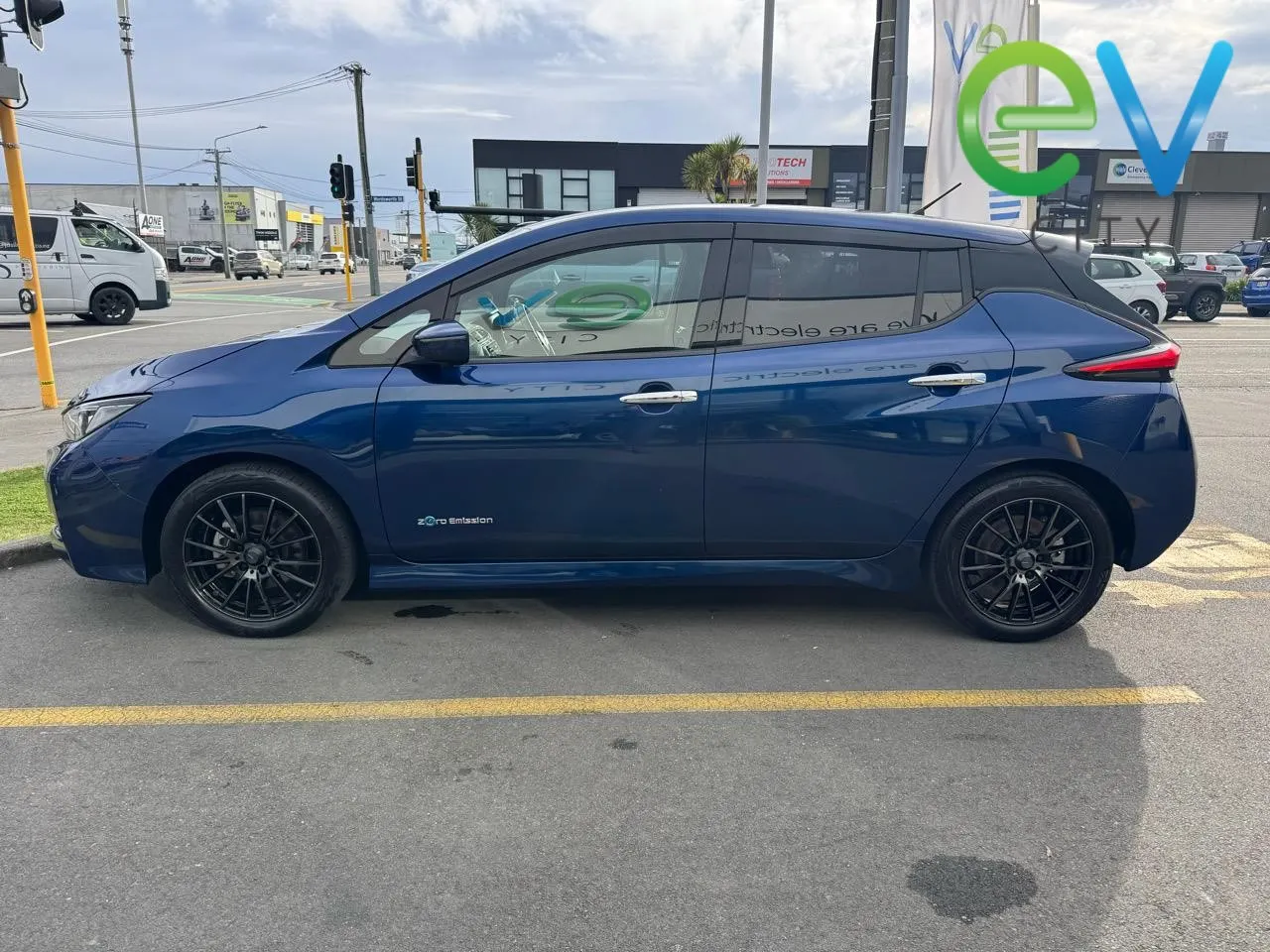 2019 Nissan LEAF X 40kWh With Pro Pilot, 360 Camera — photo 6