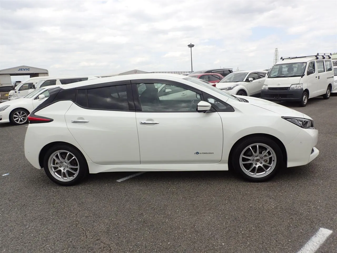2019 Nissan Leaf 40kWh G ZE1 — photo 8