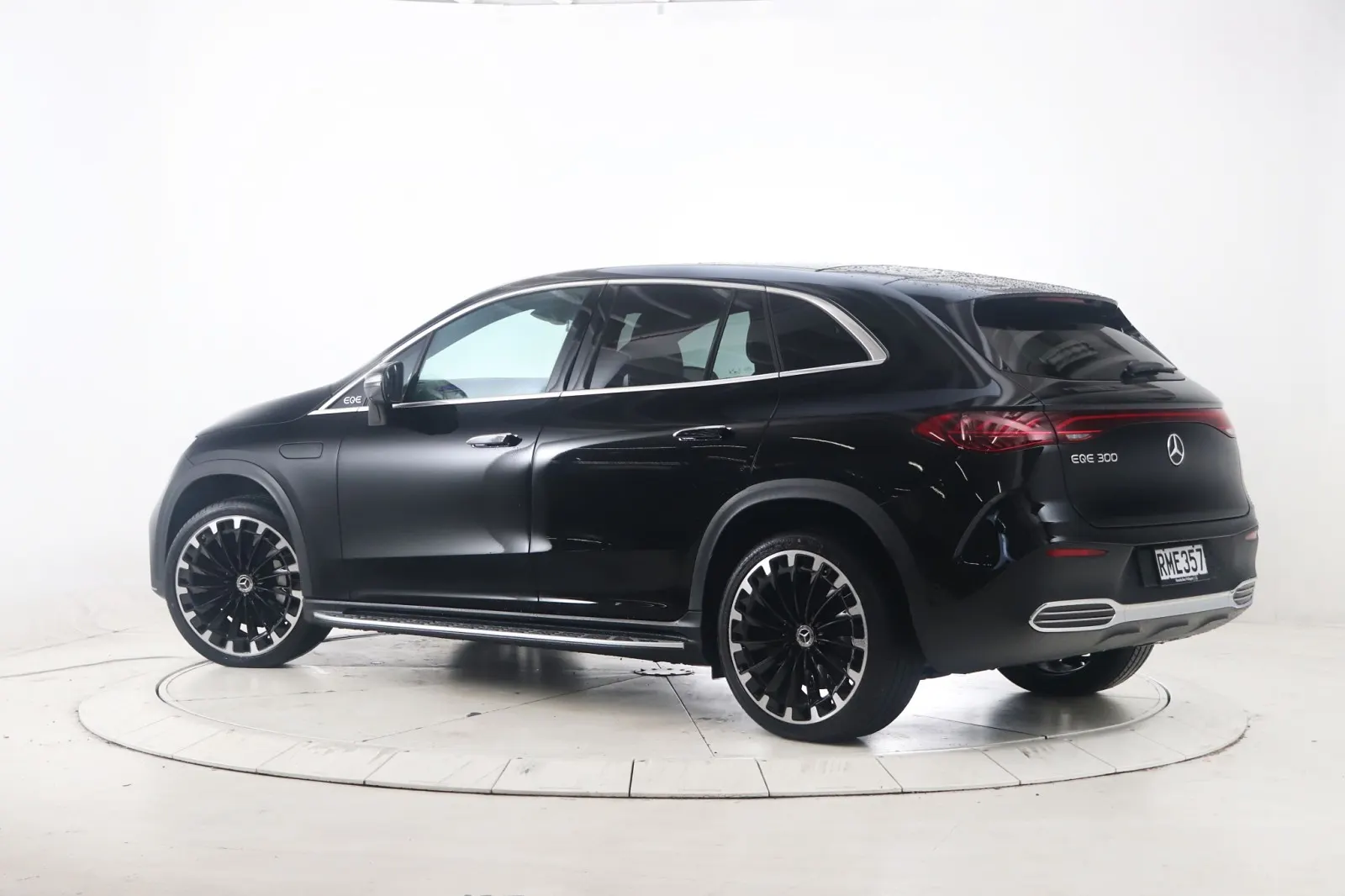 2025 Mercedes-Benz EQE 300 SUV, photo 4