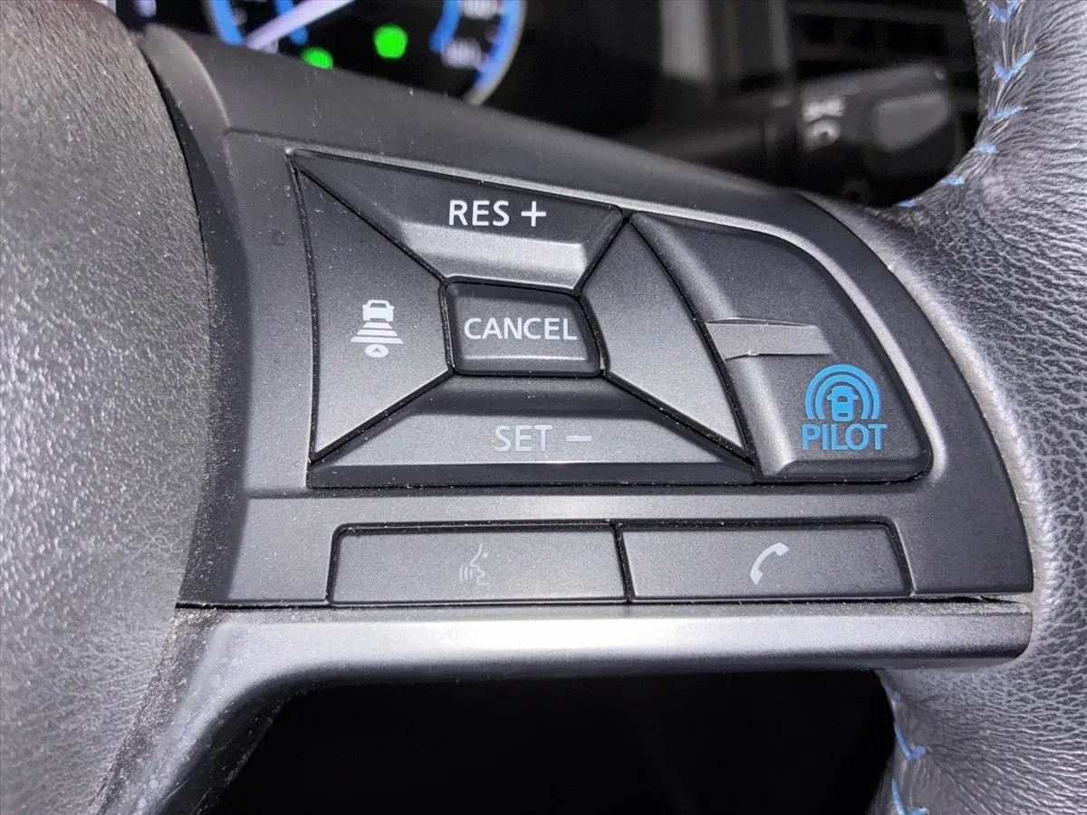 2021 Nissan Leaf X V Selection (40kWh) — photo 8