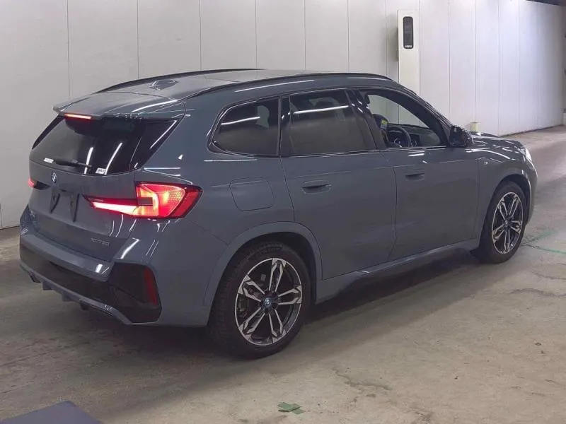 2023 BMW iX1 xDrive30 M Sport (66.5kWh) — photo 5