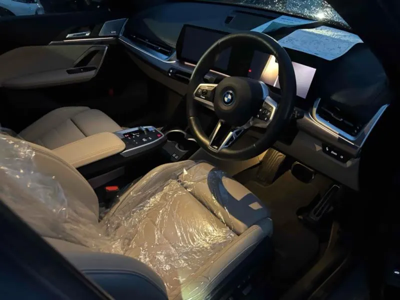 2023 BMW iX1 xDrive30 M Sport (66.5kWh) — photo 8