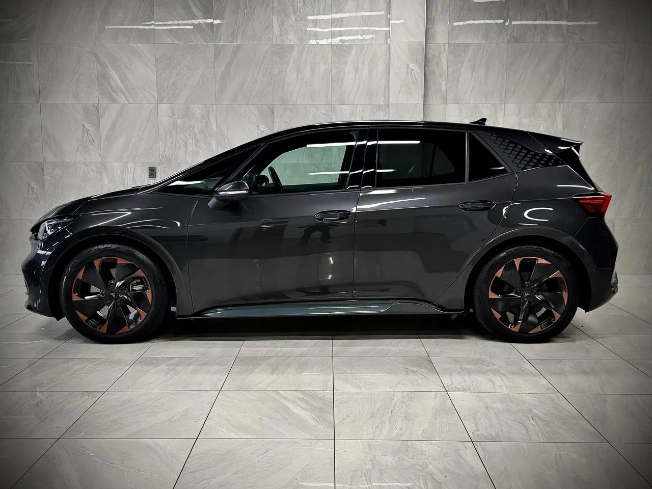 2024 Cupra Born V+ (77kWh) — photo 11