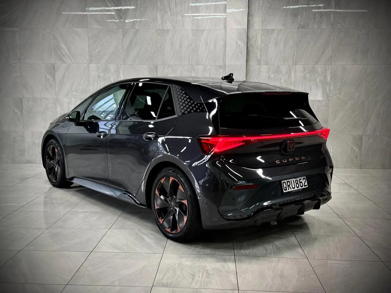 2024 Cupra Born V+ (77kWh) — photo 2