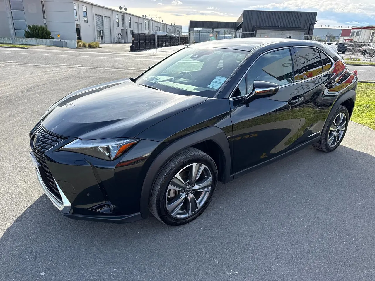 2021 Lexus UX 300e Ver. C EV Heated Leather 360camera, photo 4